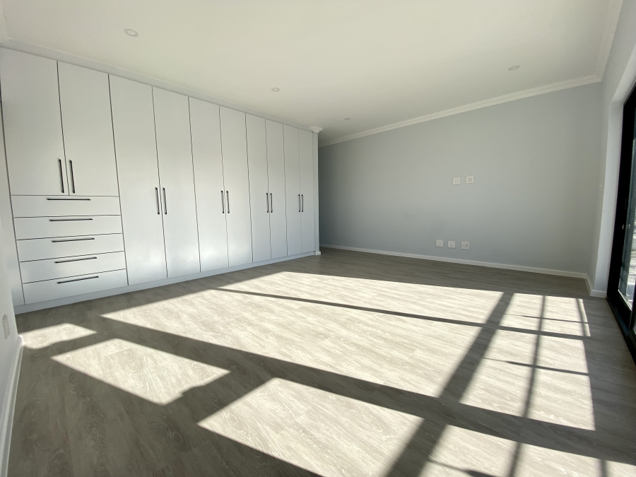 4 Bedroom Property for Sale in Sandown Western Cape
